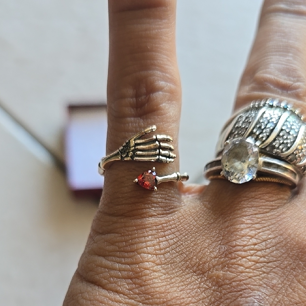 Adjustable Skeleton Hand Ring - Picture 3 of 3